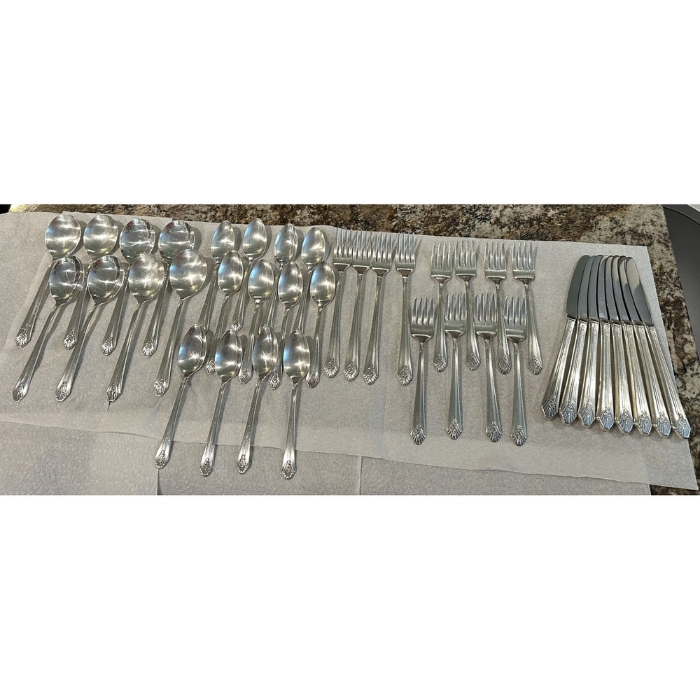 Wm Rogers‎ Imperial 40 pcs Flatware Set  Imperial Pattern Silverplate